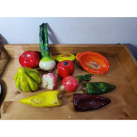 Lot of 12 VTG Paper Mache Fruit Veggie Mexican Folk Art Kitchen Decor Grannycore - Picture 3 of 6